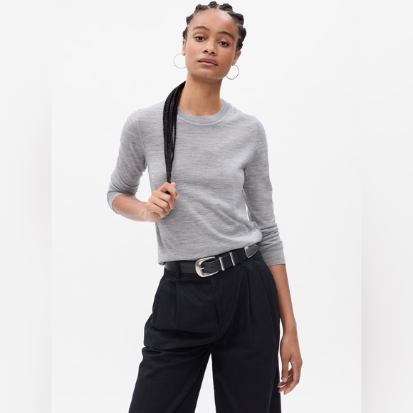 GAP Sweaters - GAP 100% Merino Wool Crewneck Sweater Minimalist Soft Knit Women Size S